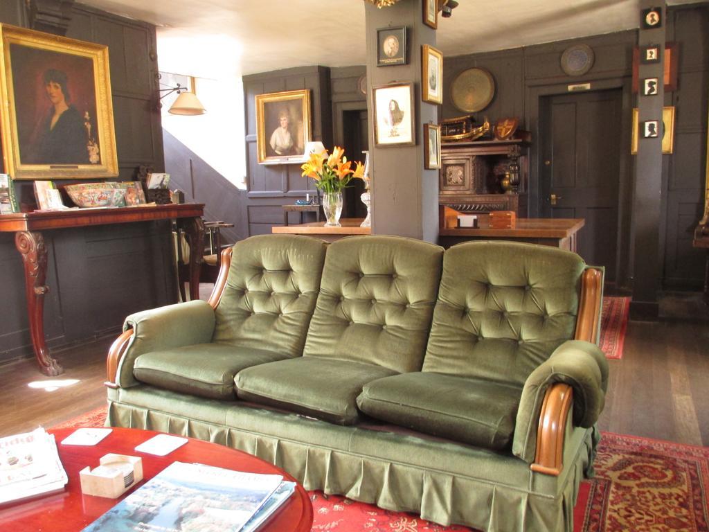 Old Manor House Bed & Breakfast Shepperton Ngoại thất bức ảnh